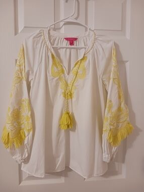 Lilly Pulitzer Embroidered Pheasant Style Top White Yellow Open V Neck sz XS
